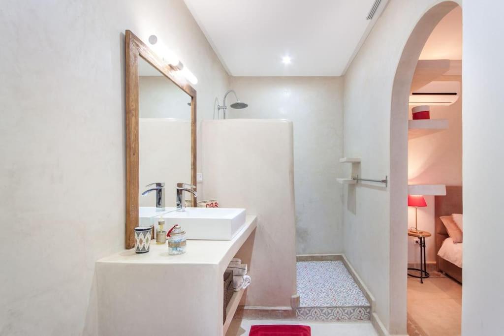 Riad Melilo Avec Piscine Chauffee Marrakesh Exterior foto