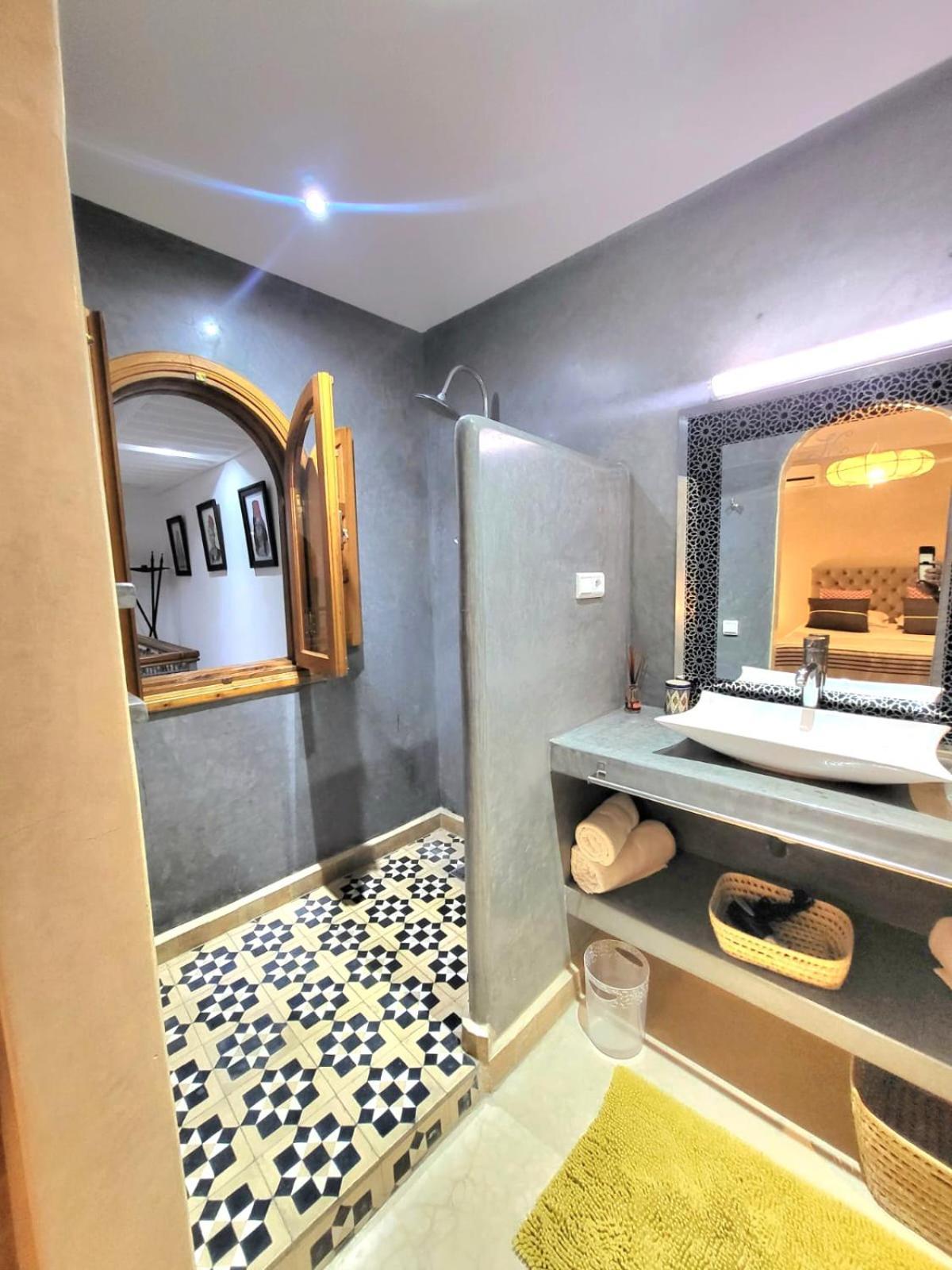Riad Melilo Avec Piscine Chauffee Marrakesh Exterior foto